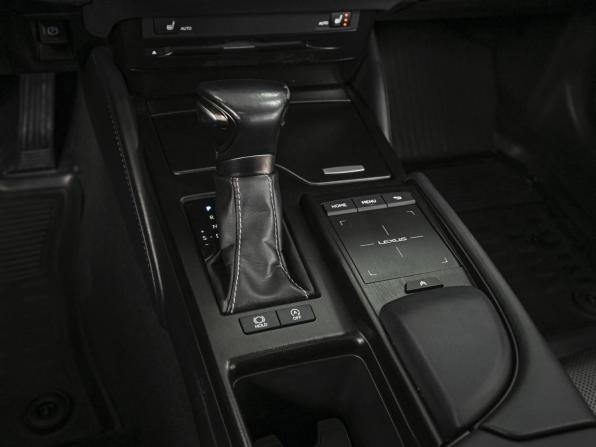 Lexus ES VII с пробегом 2018 года, цена 4 264 000 рублей, 82154 км, седан, Автокод Объявления