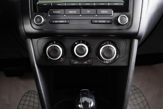 Volkswagen Polo V с пробегом 2012 года, цена 799 000 рублей, 242669 км, седан, Автокод Объявления