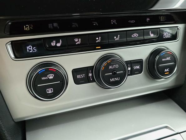 Volkswagen Passat B8 с пробегом 2015 года, цена 1 749 000 рублей, 146868 км, седан, Автокод Объявления