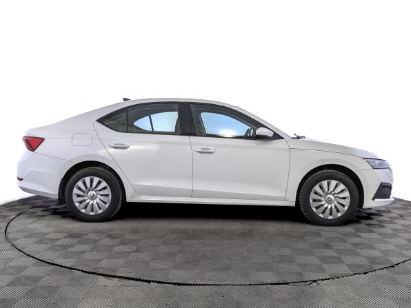 Skoda Octavia IV (A8) с пробегом 2021 года, цена 1 450 000 рублей, 351430 км, лифтбек, Автокод Объявления