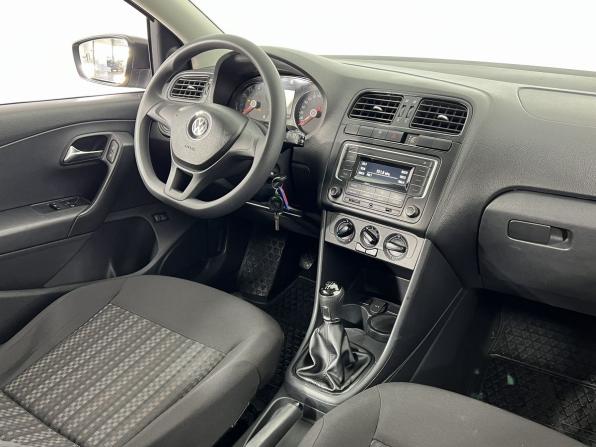 Volkswagen Polo V Рестайлинг с пробегом 2018 года, цена 830 000 рублей, 172000 км, седан, Автокод Объявления