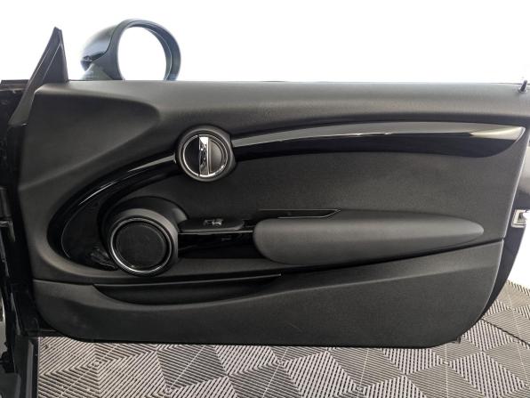 Mini Hatch III (F55/F56) с пробегом 2016 года, цена 1 518 000 рублей, 87427 км, хэтчбек, Автокод Объявления
