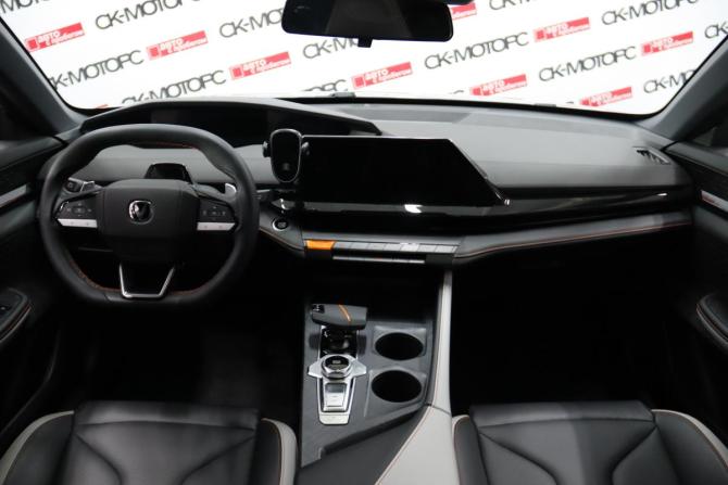 Changan UNI-V I с пробегом 2023 года, цена 2 285 850 рублей, 10774 км, лифтбек, Автокод Объявления
