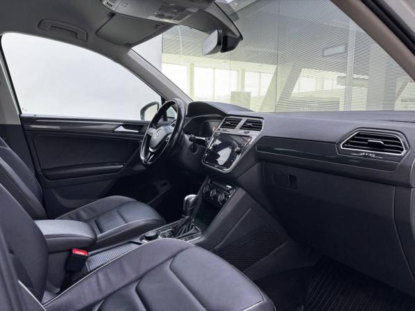 Volkswagen Tiguan II с пробегом 2019 года, цена 2 499 000 рублей, 161051 км, внедорожник, Автокод Объявления