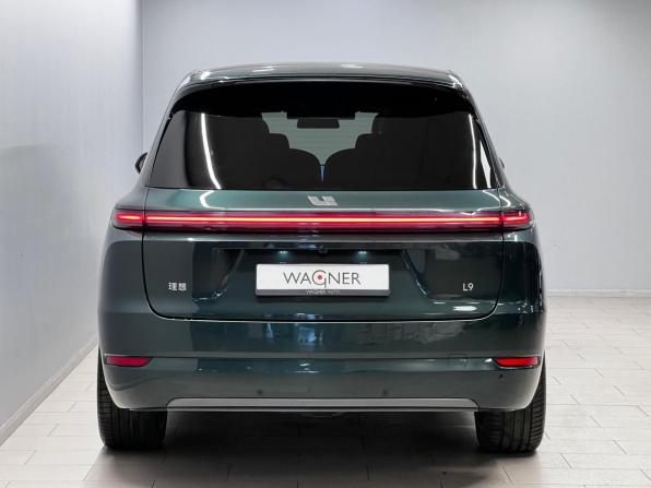 Li Auto (Lixiang) L9 I Рестайлинг с пробегом 2024 года, цена 7 688 000 рублей, 12153 км, внедорожник, Автокод Объявления