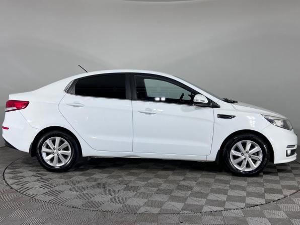 Kia Rio III Рестайлинг с пробегом 2015 года, цена 965 000 рублей, 166200 км, седан, Автокод Объявления