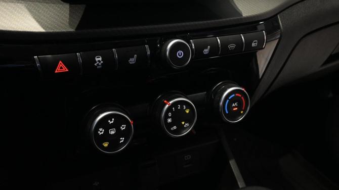 Lada (ВАЗ) Vesta I Рестайлинг (NG) с пробегом 2025 года, цена 1 640 000 рублей, 11920 км, седан, Автокод Объявления