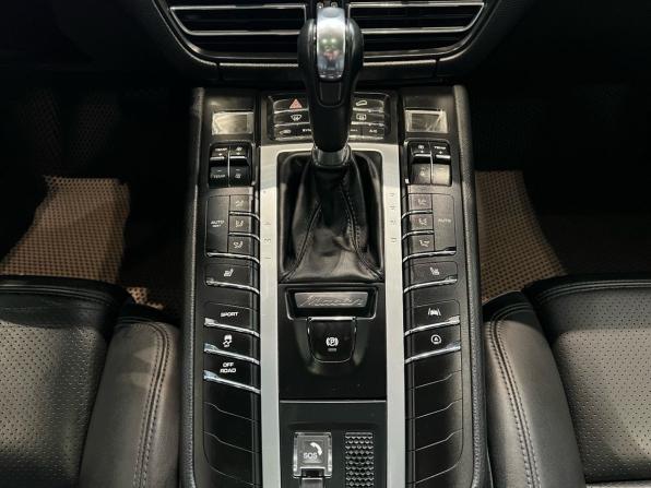 Porsche Macan I Рестайлинг с пробегом 2019 года, цена 3 649 000 рублей, 176000 км, внедорожник, Автокод Объявления