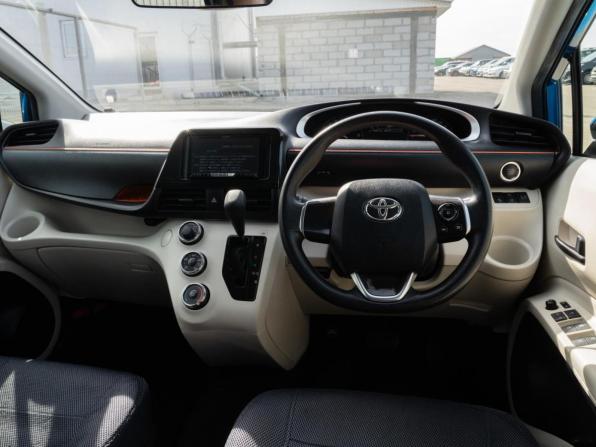 Toyota Sienta II Рестайлинг с пробегом 2018 года, цена 1 430 000 рублей, 69411 км, компактвэн, Автокод Объявления