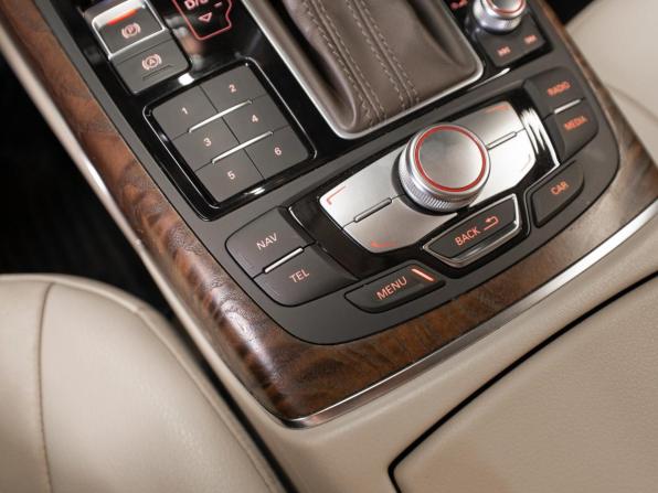 Audi A6 IV (C7) Рестайлинг с пробегом 2015 года, цена 2 100 000 рублей, 166843 км, седан, Автокод Объявления