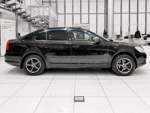Skoda Octavia II (A5) Рестайлинг с пробегом 2013 года, цена 650 000 рублей, 220766 км, лифтбек, Автокод Объявления