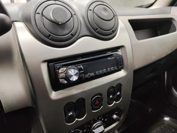 Renault Sandero II с пробегом 2014 года, цена 635 860 рублей, 144727 км, хэтчбек, Автокод Объявления
