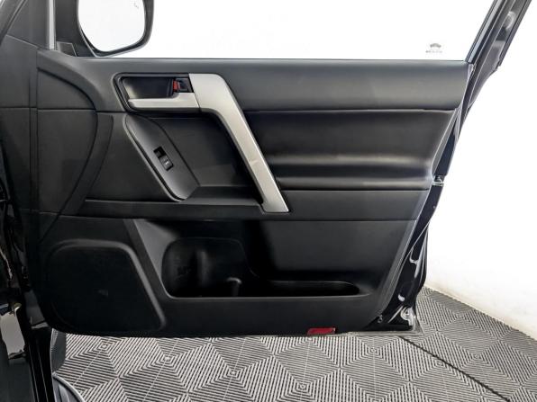 Toyota Land Cruiser Prado 150 Series Рестайлинг 3 с пробегом 2021 года, цена 6 799 000 рублей, 64128 км, внедорожник, Автокод Объявления