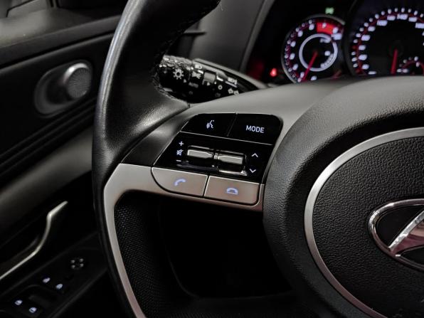 Hyundai Elantra VII (CN7) с пробегом 2022 года, цена 2 035 000 рублей, 58162 км, седан, Автокод Объявления