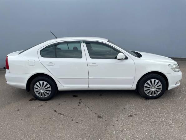 Skoda Octavia II (A5) Рестайлинг с пробегом 2012 года, цена 810 000 рублей, 239990 км, лифтбек, Автокод Объявления