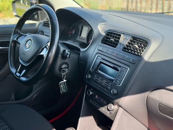 Volkswagen Polo V Рестайлинг с пробегом 2015 года, цена 849 000 рублей, 175710 км, седан, Автокод Объявления