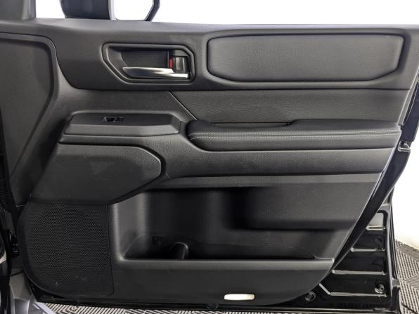 Toyota Land Cruiser Prado 250 Series с пробегом 2024 года, цена 9 530 000 рублей, 27770 км, внедорожник, Автокод Объявления