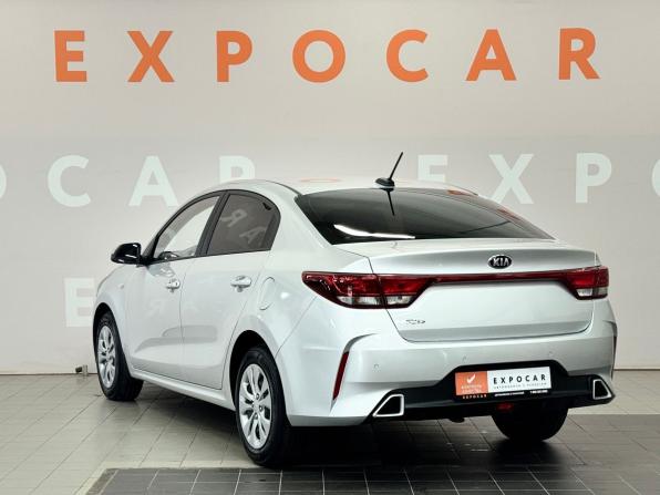 Kia Rio IV Рестайлинг с пробегом 2021 года, цена 1 455 000 рублей, 90153 км, седан, Автокод Объявления