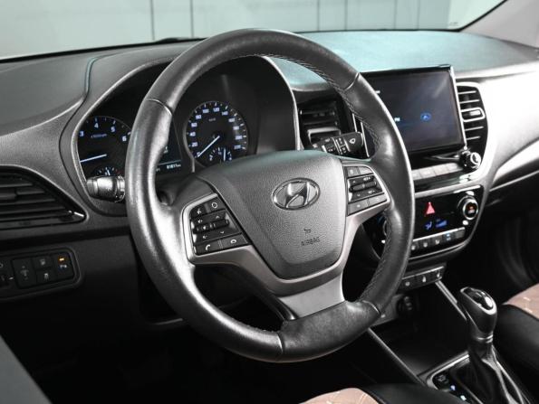 Hyundai Solaris II Рестайлинг с пробегом 2021 года, цена 1 659 000 рублей, 81811 км, седан, Автокод Объявления
