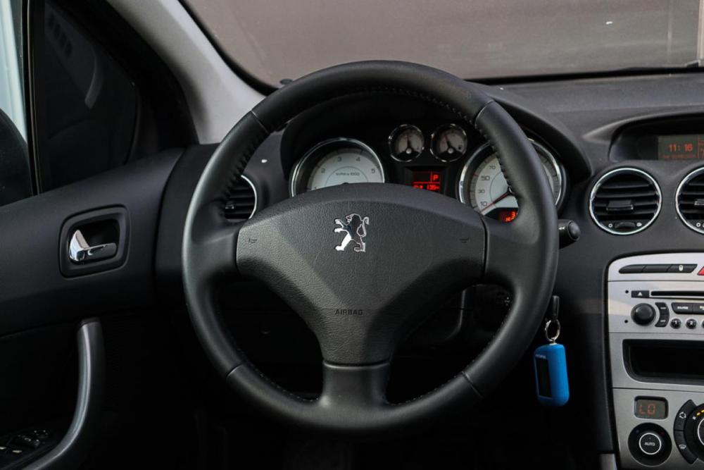 Peugeot 308 I Москва  - изображение 11