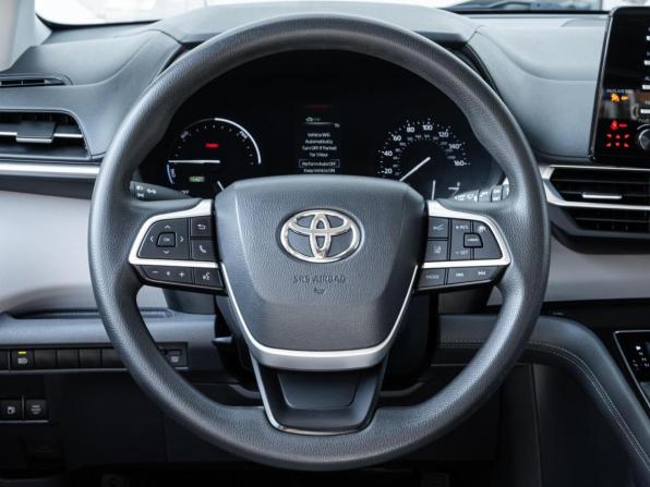 Toyota Sienna IV с пробегом 2021 года, цена 4 030 000 рублей, 81354 км, минивэн, Автокод Объявления