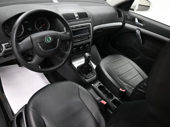 Skoda Octavia II (A5) Рестайлинг с пробегом 2013 года, цена 1 095 000 рублей, 137814 км, лифтбек, Автокод Объявления