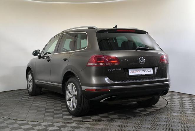 Volkswagen Touareg II Рестайлинг с пробегом 2017 года, цена 2 200 000 рублей, 292828 км, внедорожник, Автокод Объявления
