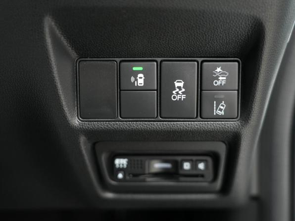 Honda Stepwgn V Рестайлинг с пробегом 2019 года, цена 2 310 000 рублей, 74978 км, минивэн, Автокод Объявления