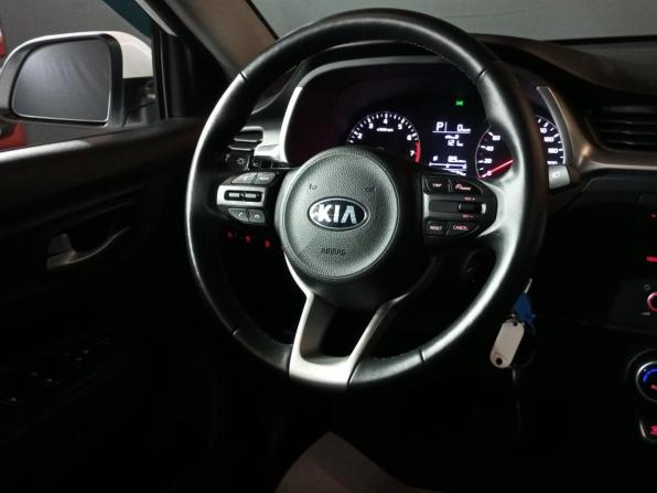 Kia Rio IV Рестайлинг с пробегом 2021 года, цена 1 775 000 рублей, 53520 км, хэтчбек, Автокод Объявления