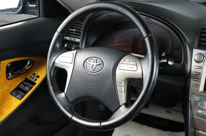 Toyota Camry VI (XV40) Рестайлинг с пробегом 2006 года, цена 1 329 000 рублей, 319000 км, седан, Автокод Объявления