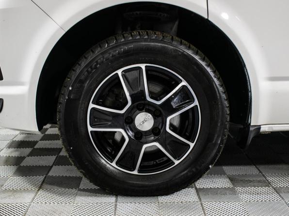 Volkswagen Caravelle T6 с пробегом 2016 года, цена 1 900 000 рублей, 267001 км, минивэн, Автокод Объявления