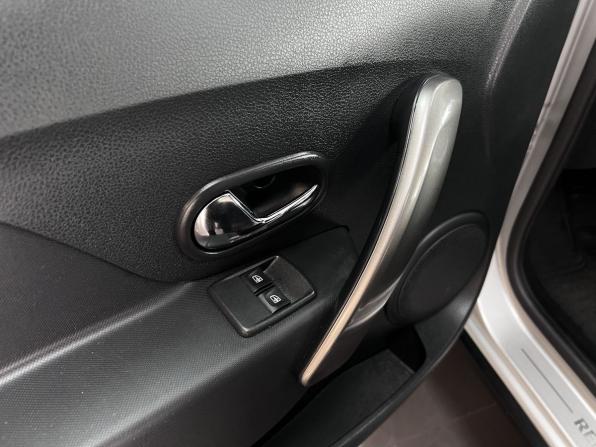 Renault Sandero II с пробегом 2016 года, цена 1 125 000 рублей, 96657 км, хэтчбек, Автокод Объявления