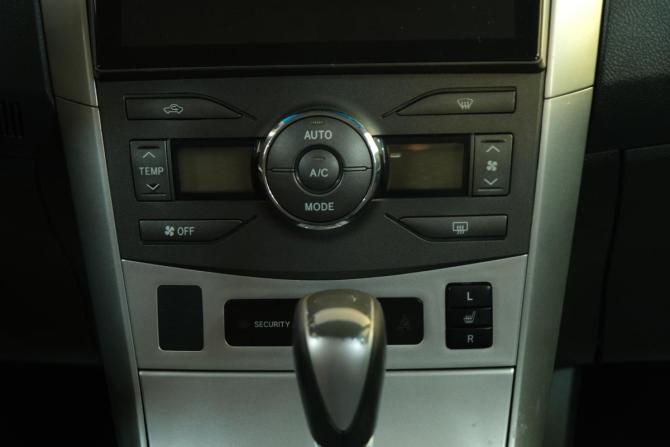 Toyota Corolla X (E140 E150) Рестайлинг с пробегом 2010 года, цена 1 149 000 рублей, 322000 км, седан, Автокод Объявления