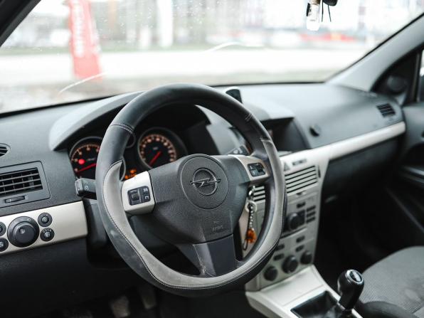 Opel Astra H Рестайлинг с пробегом 2008 года, цена 549 000 рублей, 162000 км, седан, Автокод Объявления