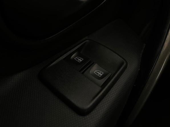 Renault Logan II Рестайлинг с пробегом 2022 года, цена 1 249 000 рублей, 41121 км, седан, Автокод Объявления