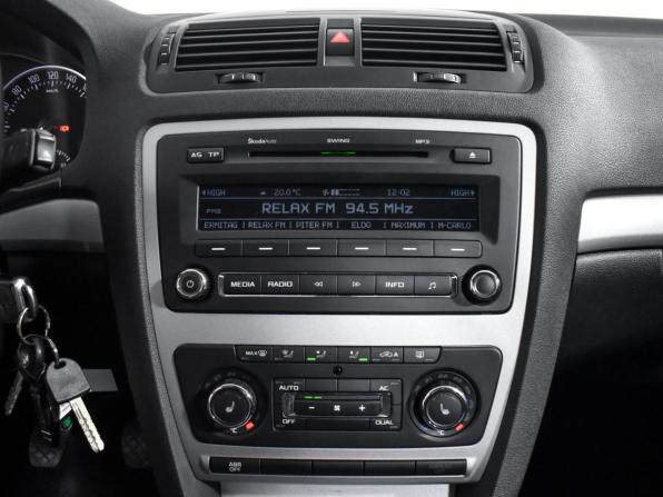 Skoda Octavia II (A5) Рестайлинг с пробегом 2012 года, цена 725 000 рублей, 174000 км, лифтбек, Автокод Объявления