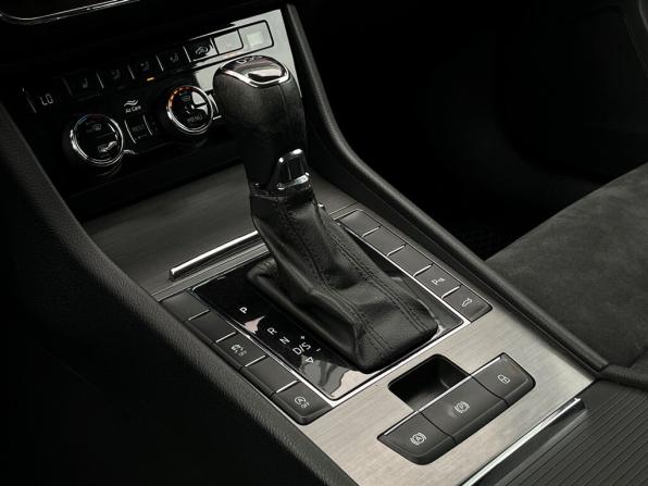 Skoda Superb III Рестайлинг с пробегом 2020 года, цена 1 937 700 рублей, 265226 км, лифтбек, Автокод Объявления