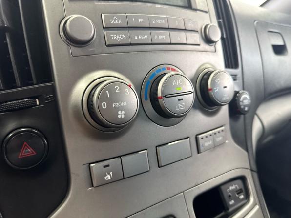 Hyundai H-1 II с пробегом 2012 года, цена 1 499 000 рублей, 223000 км, минивэн, Автокод Объявления