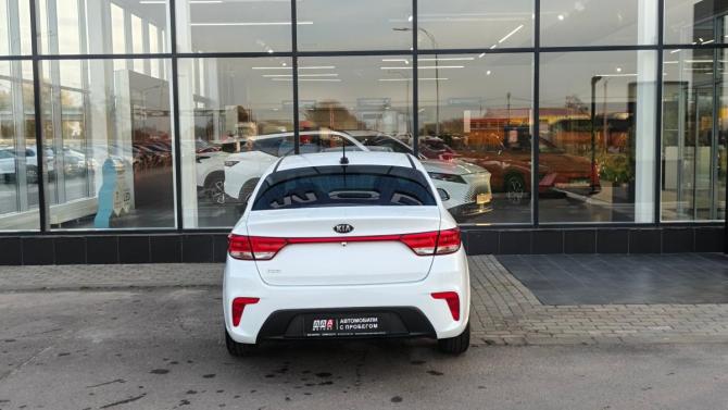 Kia Rio IV с пробегом 2017 года, цена 1 300 000 рублей, 131000 км, седан, Автокод Объявления