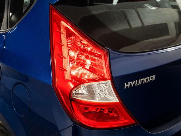 Hyundai Solaris I Рестайлинг с пробегом 2015 года, цена 849 500 рублей, 208845 км, хэтчбек, Автокод Объявления