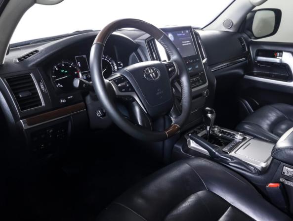 Toyota Land Cruiser 200 Series Рестайлинг 2 с пробегом 2018 года, цена 5 655 000 рублей, 334538 км, внедорожник, Автокод Объявления