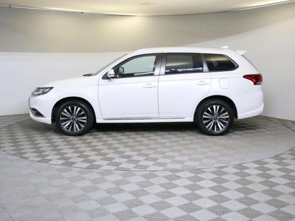 Mitsubishi Outlander III Рестайлинг 3 с пробегом 2022 года, цена 2 525 000 рублей, 33092 км, внедорожник, Автокод Объявления