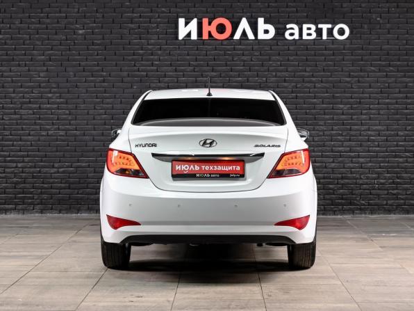 Hyundai Solaris I с пробегом 2014 года, цена 1 040 000 рублей, 196772 км, седан, Автокод Объявления