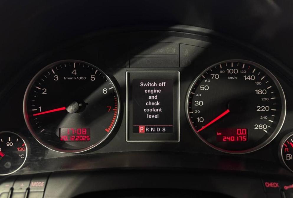 Audi A4 III (B7) Саранск  - изображение 14