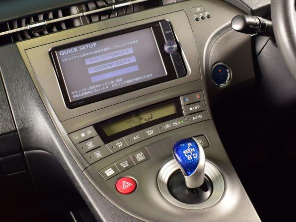 Toyota Prius III Рестайлинг (XW30) с пробегом 2015 года, цена 1 099 999 рублей, 164326 км, лифтбек, Автокод Объявления