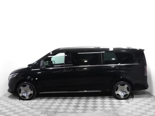 Mercedes-Benz V-Класс III (W447) Рестайлинг 2 с пробегом 2025 года, цена 17 999 000 рублей, 2050 км, минивэн, Автокод Объявления