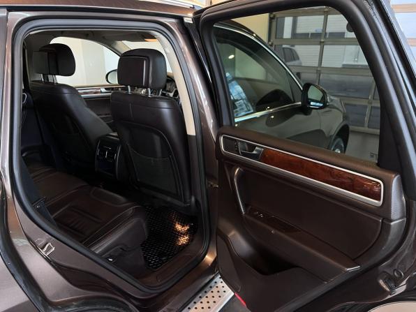 Volkswagen Touareg II с пробегом 2010 года, цена 1 285 000 рублей, 551435 км, внедорожник, Автокод Объявления