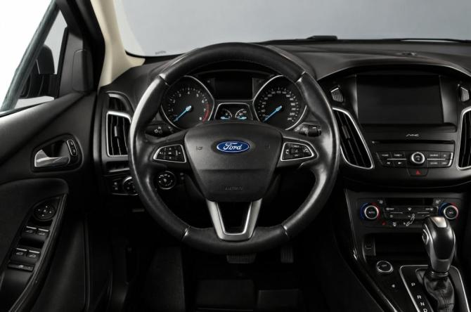 Ford Focus III Рестайлинг с пробегом 2018 года, цена 1 049 000 рублей, 147000 км, седан, Автокод Объявления