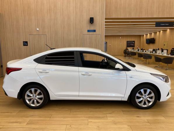Hyundai Solaris II с пробегом 2019 года, цена 1 279 000 рублей, 121000 км, седан, Автокод Объявления