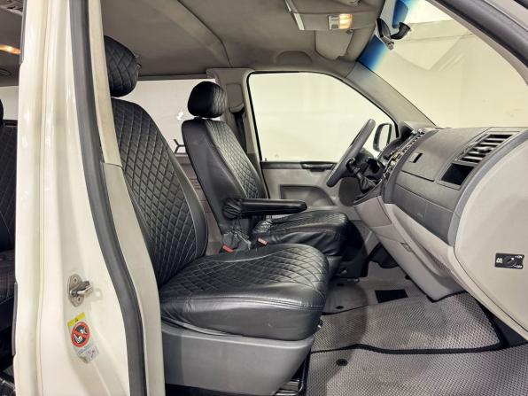 Volkswagen Caravelle T5 Рестайлинг с пробегом 2013 года, цена 1 590 000 рублей, 381391 км, минивэн, Автокод Объявления